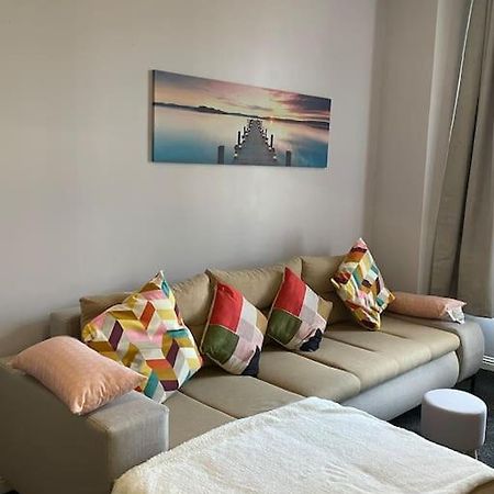 Spacious One Bedroom Flat, Entire Property. Greenock Luaran gambar