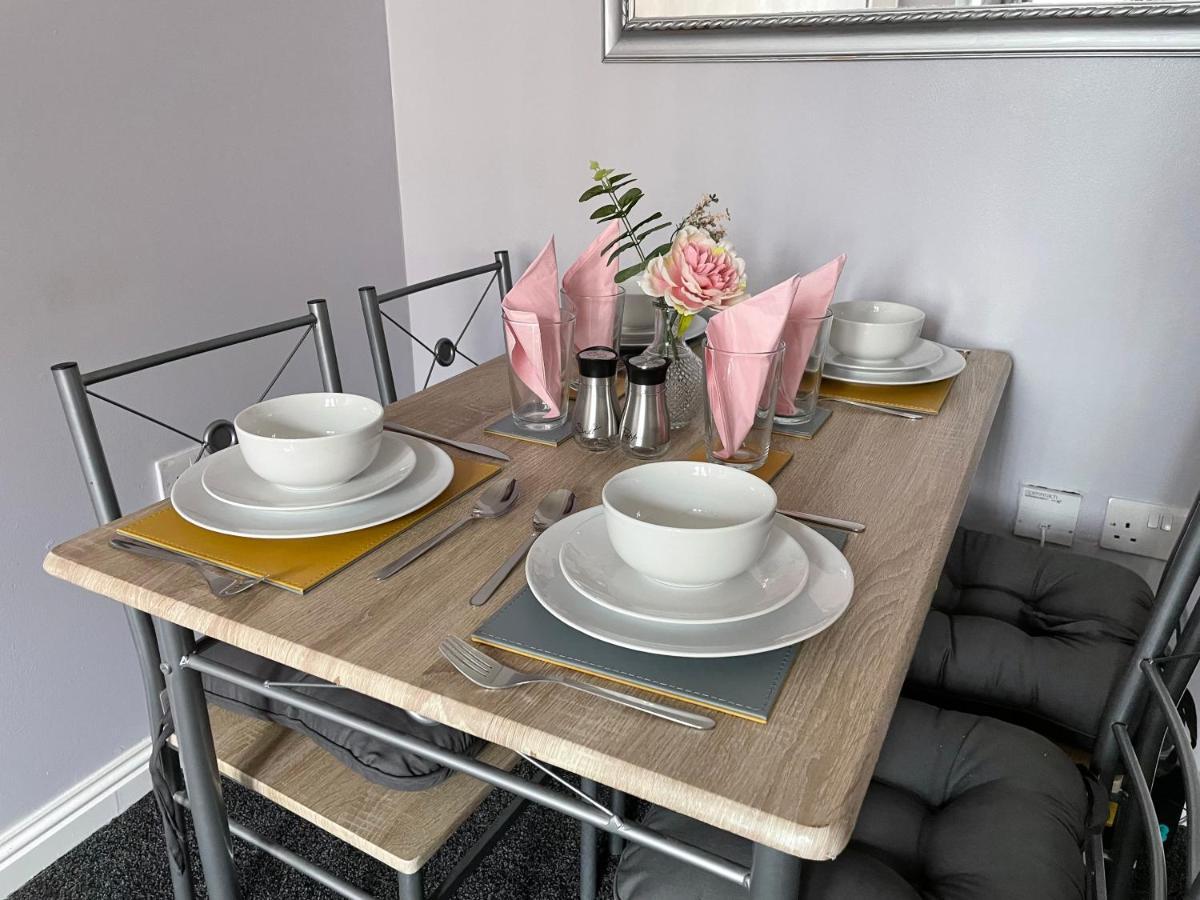 Spacious One Bedroom Flat, Entire Property. Greenock Luaran gambar
